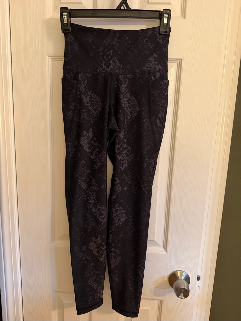 Old Navy Black Snake-Print Women’s Leggings